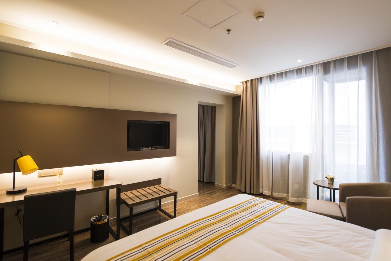 Home Inn Plus Shanghai People'S Square East Jinling Road Luaran gambar